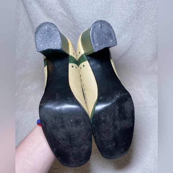 EUC True Vintage 1960s La Manche Two Tone Green/Beige Leather Cutout Shoes - Picture 12 of 16